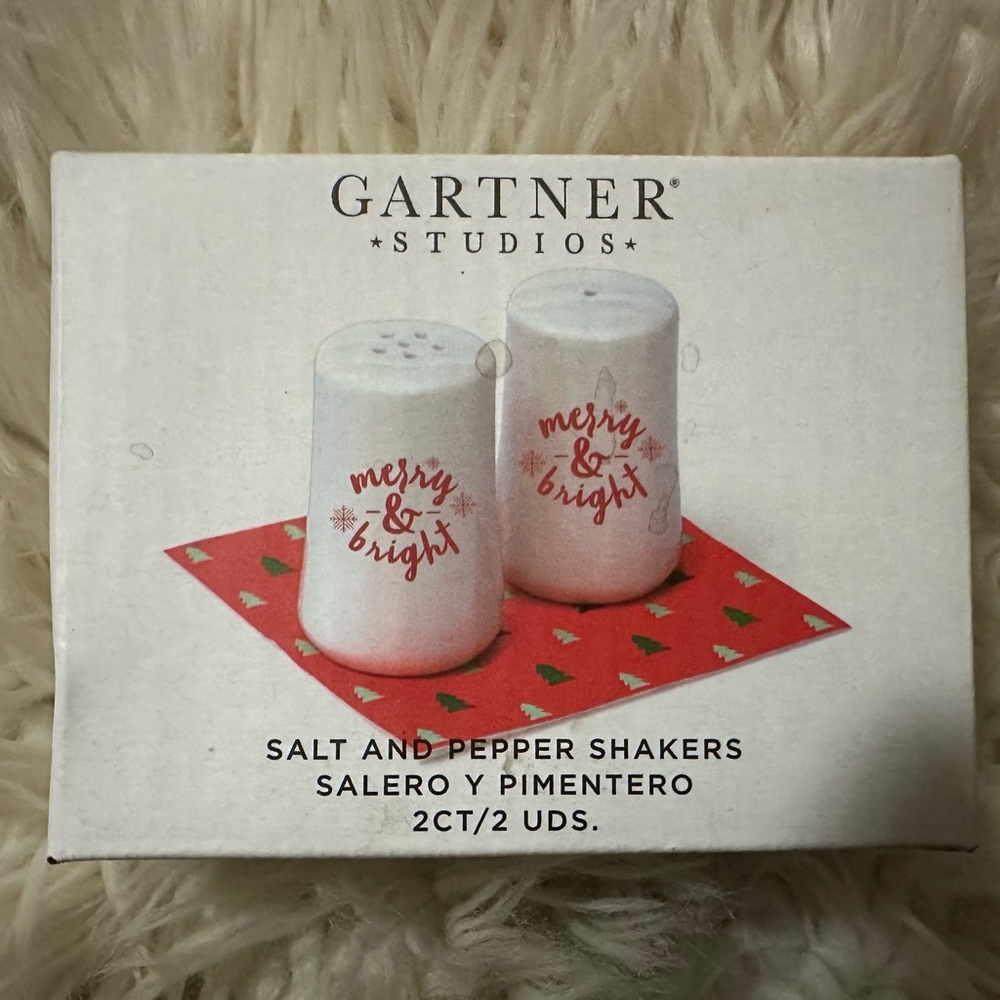 NIB Christmas salt and pepper shakers